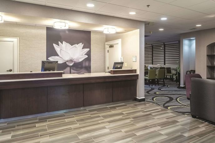 Imagen de los interiores del Hotel Howard Johnson By Wyndham Sacramento Downtown. Foto 20