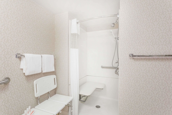 Imagen de la habitación del Hotel Howard Johnson By Wyndham Salem & Conference. Foto 7