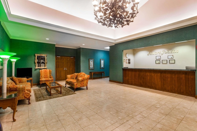 Imagen de los interiores del Hotel Howard Johnson By Wyndham Salem & Conference. Foto 9