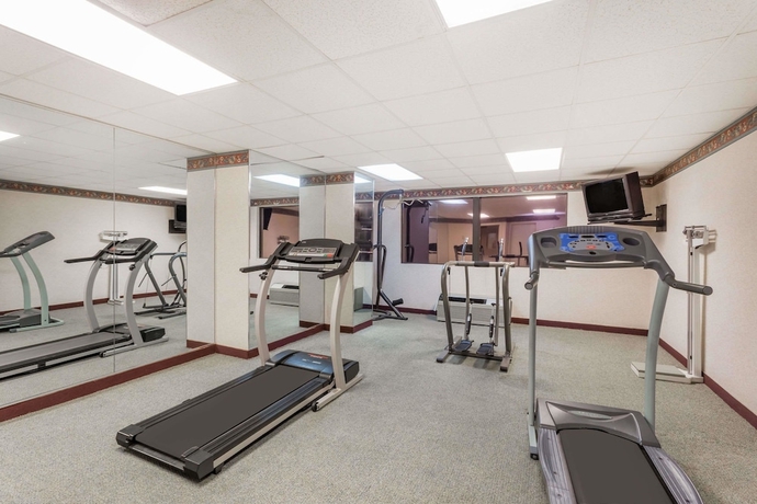 Imagen de los interiores del Hotel Howard Johnson By Wyndham Salem & Conference. Foto 10