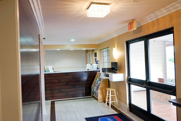 Imagen de los interiores del Hotel Howard Johnson By Wyndham Salinas. Foto 13