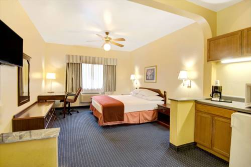 Imagen general del Hotel Howard Johnson By Wyndham San Antonio & Suit. Foto 1