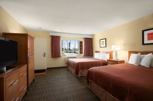 Imagen de la habitación del Hotel Howard Johnson By Wyndham San Diego Sea World. Foto 4