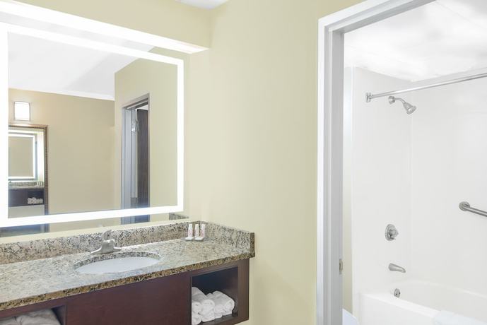 Imagen de la habitación del Hotel Howard Johnson By Wyndham Saugerties. Foto 16