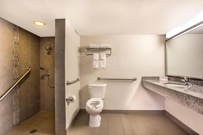Imagen de la habitación del Hotel Howard Johnson By Wyndham Scottsdale Old Town. Foto 4