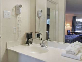 Imagen de la habitación del Hotel Howard Johnson By Wyndham Staunton. Foto 2
