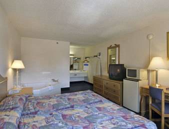 Imagen de la habitación del Hotel Howard Johnson By Wyndham Staunton. Foto 5