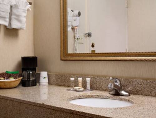 Imagen de la habitación del Hotel Howard Johnson By Wyndham Suffern. Foto 2