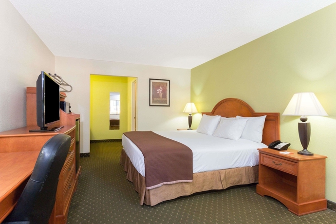Imagen de la habitación del Hotel Howard Johnson By Wyndham Tallahassee. Foto 6