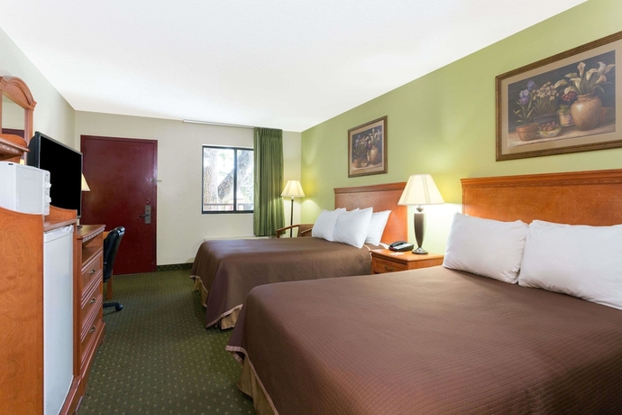 Imagen de la habitación del Hotel Howard Johnson By Wyndham Tallahassee. Foto 8