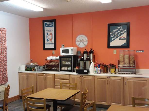 Imagen del bar/restaurante del Hotel Howard Johnson By Wyndham Tifton Ga I-75. Foto 2