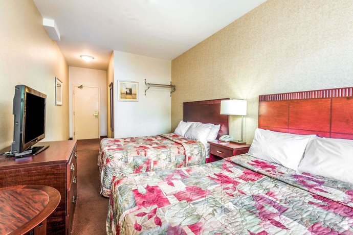 Imagen de la habitación del Hotel Howard Johnson By Wyndham Toronto Downtown West. Foto 12