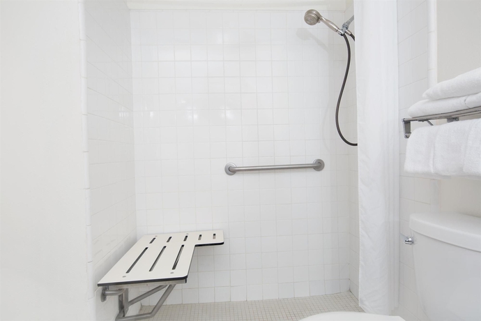 Imagen de la habitación del Hotel Howard Johnson By Wyndham Torrance. Foto 8