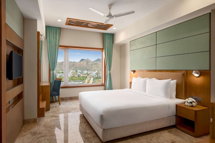 Imagen de la habitación del Hotel Howard Johnson By Wyndham Udaipur Roop Nagar. Foto 8