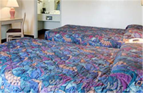 Imagen de la habitación del Hotel Howard Johnson By Wyndham Valdosta. Foto 2