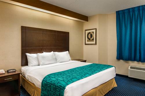 Imagen de la habitación del Hotel Howard Johnson By Wyndham Vancouver & Suites. Foto 4