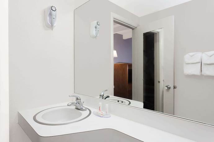 Imagen de la habitación del Hotel Howard Johnson By Wyndham Vero Beach / Downtown. Foto 11