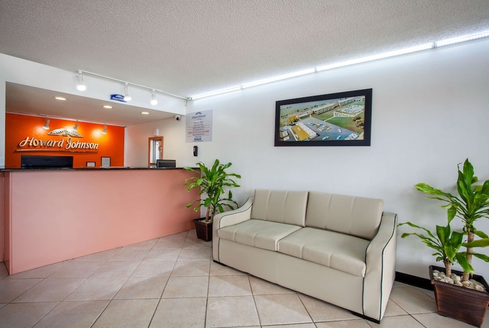 Imagen de los interiores del Hotel Howard Johnson By Wyndham Vero Beach/i-95. Foto 17