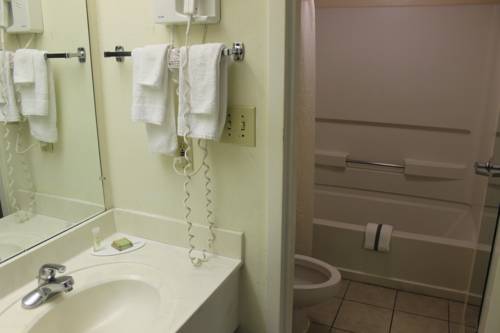 Imagen de la habitación del Hotel Howard Johnson By Wyndham Vicksburg. Foto 13