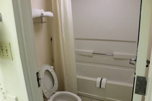 Imagen de la habitación del Hotel Howard Johnson By Wyndham Vicksburg. Foto 14