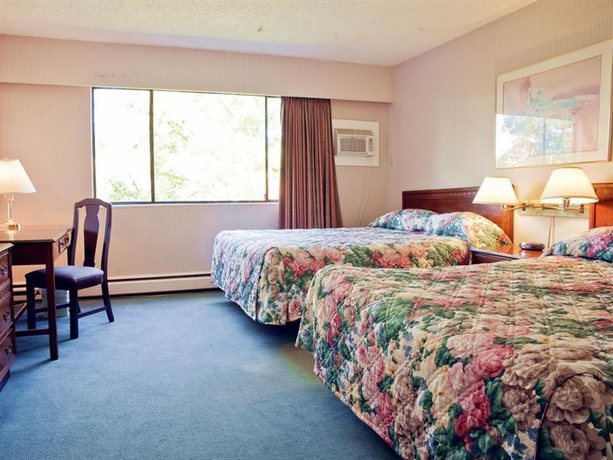 Imagen de los exteriores del Hotel Howard Johnson By Wyndham Victoria. Foto 4