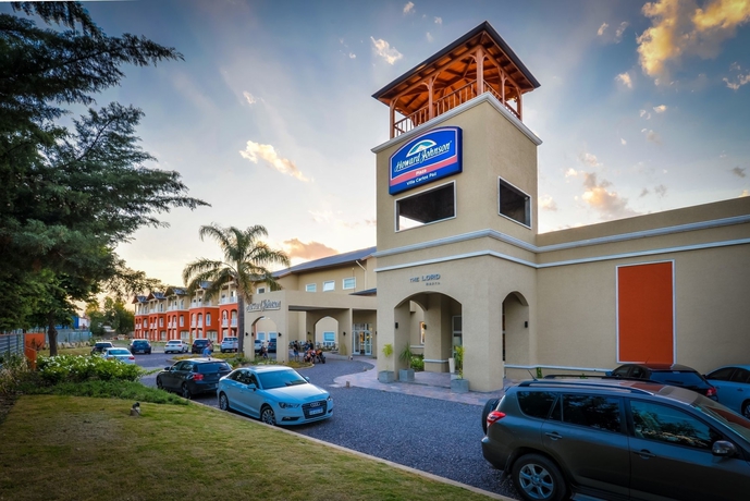 Imagen de los exteriores del Hotel Howard Johnson By Wyndham Villa Carlos Paz. Foto 9