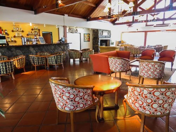 Imagen del bar/restaurante del Hotel Howard Johnson By Wyndham, Villa General Belgrano. Foto 2