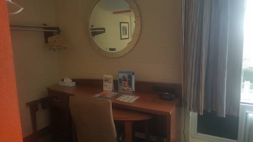 Imagen de la habitación del Hotel Howard Johnson By Wyndham Virginia Beach At The Beach. Foto 2