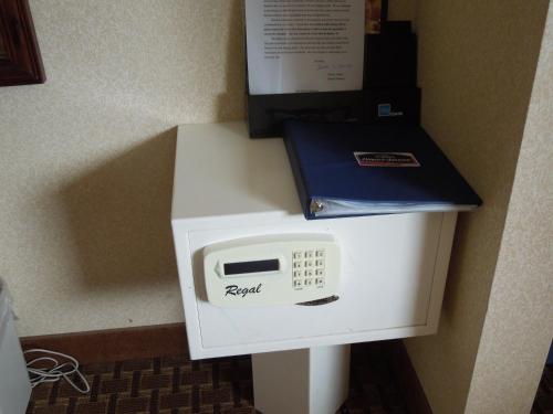 Imagen de la habitación del Hotel Howard Johnson By Wyndham Virginia Beach. Foto 13