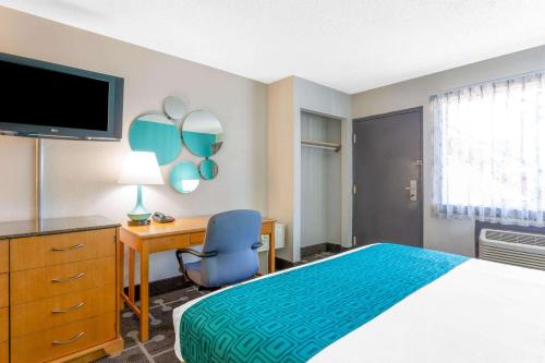 Imagen de la habitación del Hotel Howard Johnson By Wyndham Virginia Beach. Foto 19