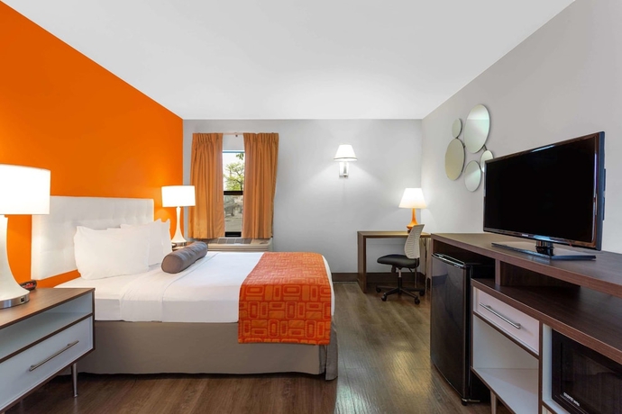 Imagen de la habitación del Hotel Howard Johnson By Wyndham Waukegan Great Lakes. Foto 13