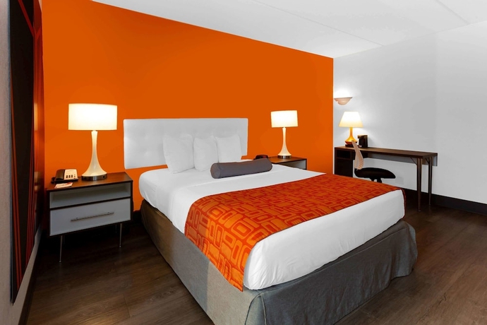 Imagen de la habitación del Hotel Howard Johnson By Wyndham Waukegan Great Lakes. Foto 16