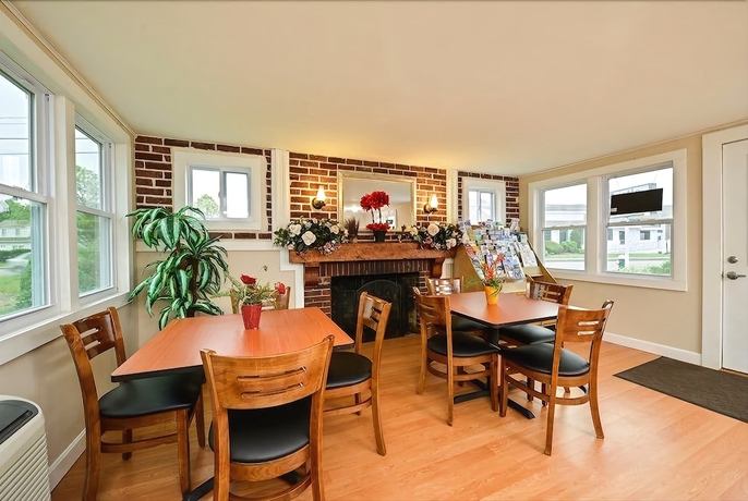 Imagen de los interiores del Hotel Howard Johnson By Wyndham West Yarmouth/cape Cod. Foto 10