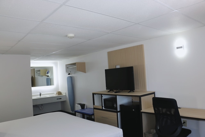 Imagen de la habitación del Hotel Howard Johnson By Wyndham West Yarmouth/cape Cod. Foto 6