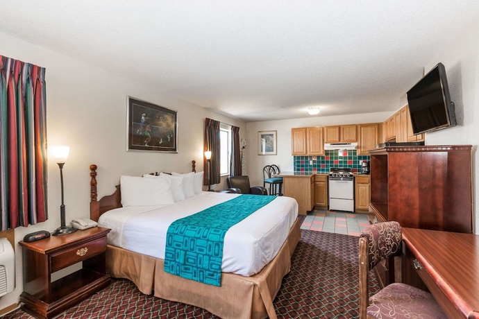 Imagen de la habitación del Hotel Howard Johnson By Wyndham Wichita Airport. Foto 5