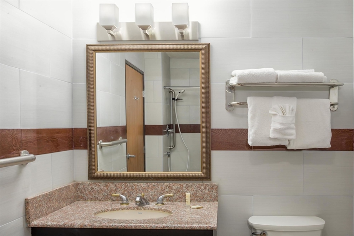 Imagen de la habitación del Hotel Howard Johnson By Wyndham Williams. Foto 8