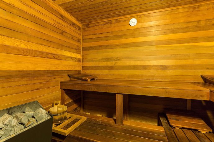 Imagen de la piscina del Hotel Howard Johnson By Wyndham Williamsburg. Foto 16
