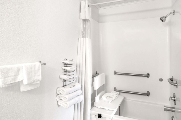 Imagen de la habitación del Hotel Howard Johnson By Wyndham Wilmington. Foto 7