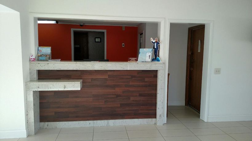 Imagen de los interiores del Hotel Howard Johnson By Wyndham Wilmington. Foto 16