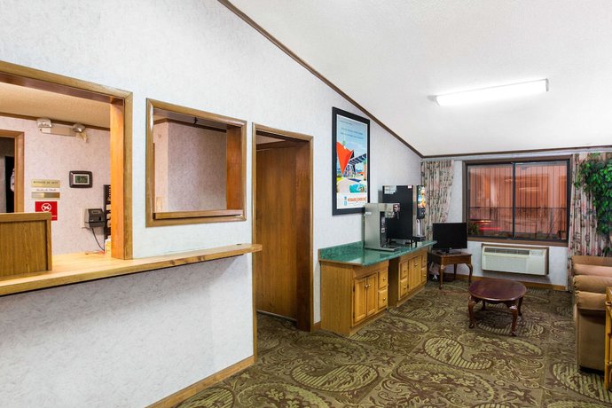 Imagen de los interiores del Hotel Howard Johnson By Wyndham Wilmington. Foto 17