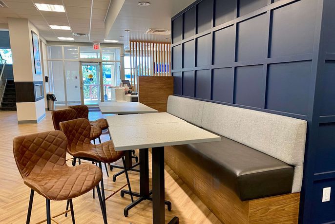 Imagen de los interiores del Hotel Howard Johnson By Wyndham Winnipeg West. Foto 18