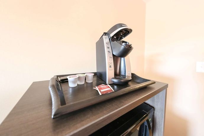 Imagen de la habitación del Hotel Howard Johnson By Wyndham Winnipeg West. Foto 15