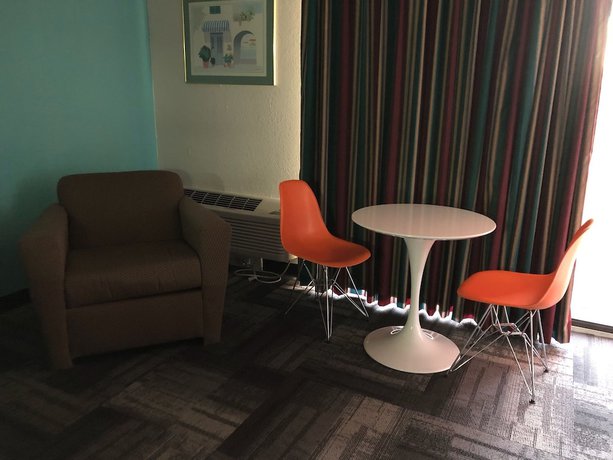 Imagen de la habitación del Hotel Howard Johnson By Wyndham Winter Haven Fl. Foto 3