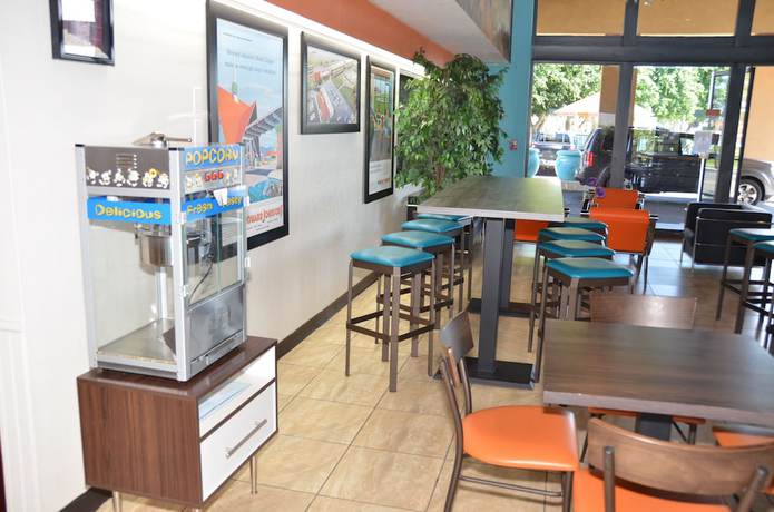 Imagen del bar/restaurante del Hotel Howard Johnson By Wyndham Yuma. Foto 2