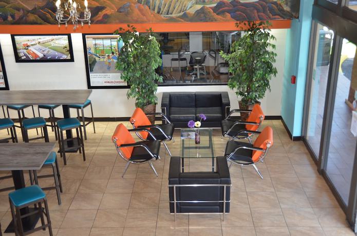 Imagen de los interiores del Hotel Howard Johnson By Wyndham Yuma. Foto 19