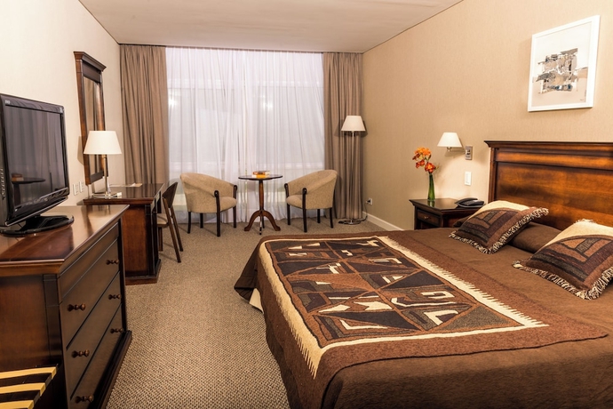 Imagen de la habitación del Hotel Howard Johnson Hotel & Convention Center by Wyndham, Merlo. Foto 8