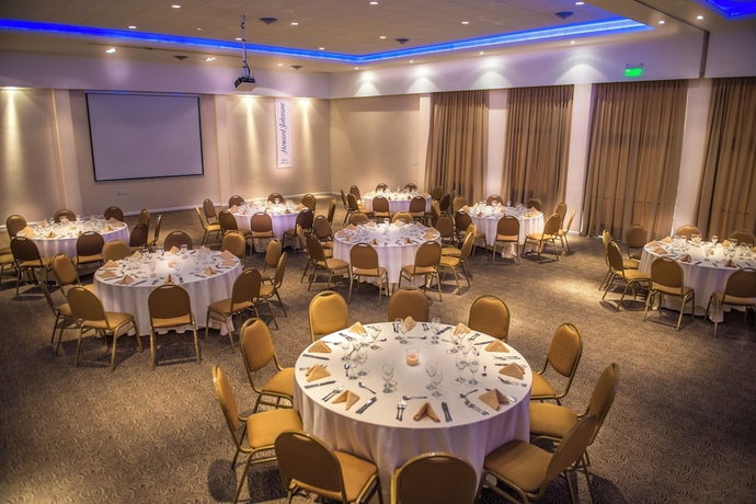 Imagen de los interiores del Hotel Howard Johnson Hotel & Convention Center by Wyndham, Merlo. Foto 16