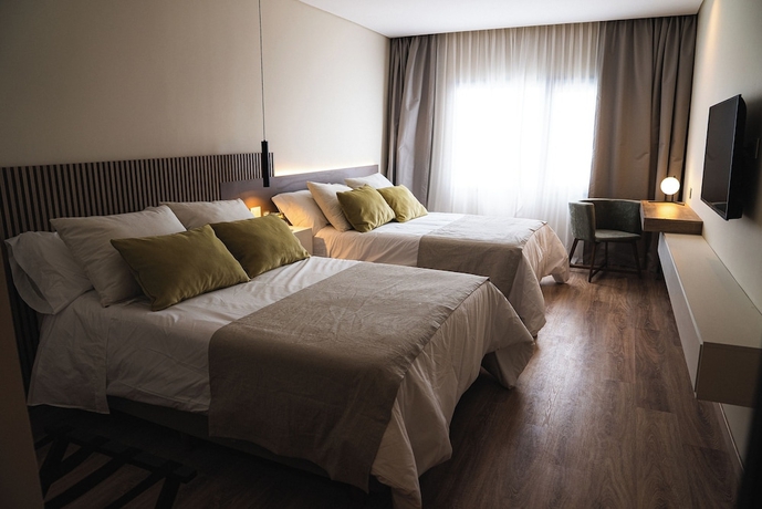 Imagen de la habitación del Hotel Howard Johnson Hotel and Spa Bah&iacute;a Blanca. Foto 4