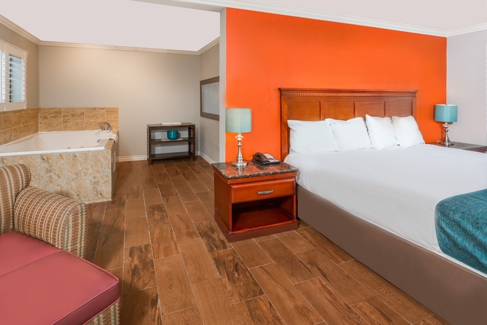 Imagen de la habitación del Hotel Howard Johnson Inn And Suite. Foto 13