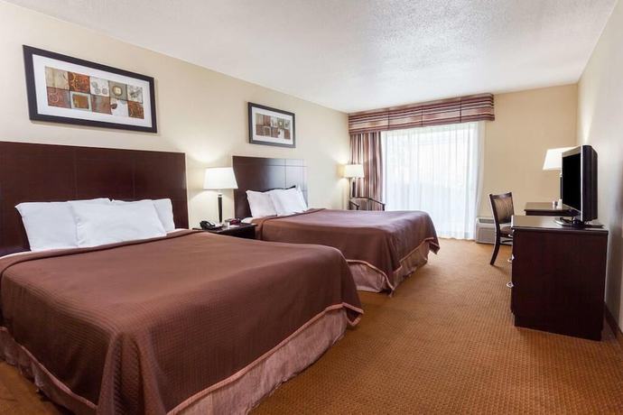 Imagen general del Hotel Howard Johnson Inn And Suites Toronto East. Foto 4